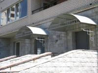 Сварной козырек арочного типа