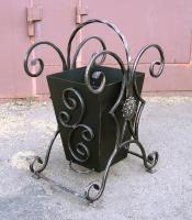 Уличная кованая урна