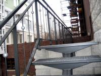 Современное ограждение на улицу